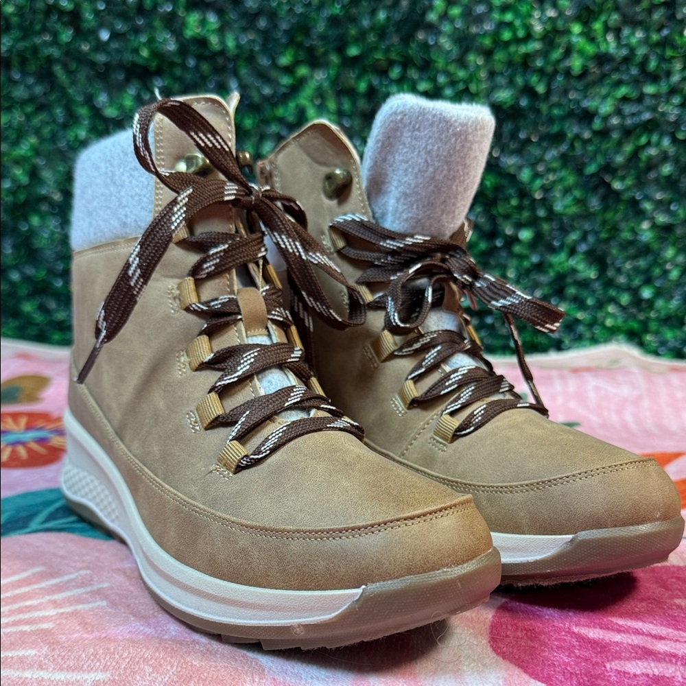 Stylish Tan Women's High-Top Sneakers